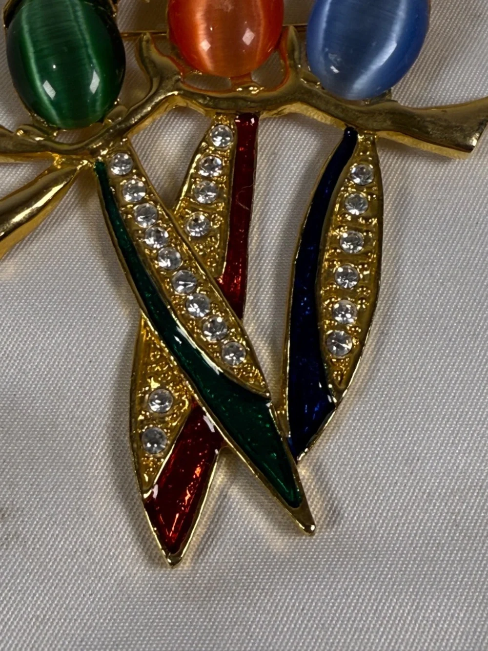 Vintage Colorful Three Bird Parrot Brooch Rhinestone Cat Eye Gold Tone